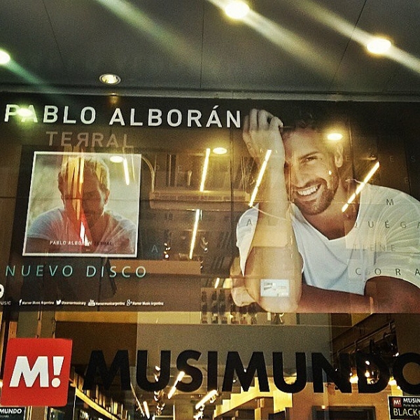 ... Alguno de los carteles anunciando #TERRAL en las tiendas de Argentina! Qué ilusión! Gracias por la foto!!!
